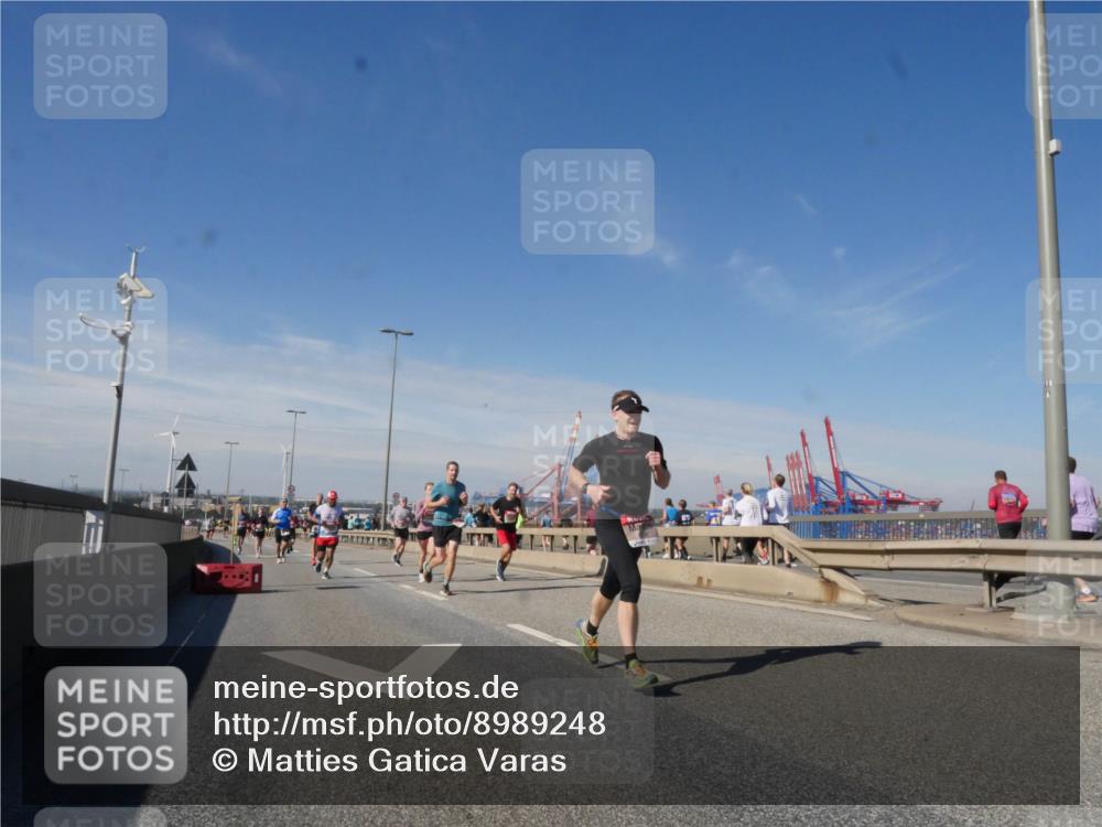 03.10.2025 - Köhlbrandbrückenlauf Matties Gatica Varas http://msf.ph/oto/8989248 03.10.2025 12:36:39 Position 2  meine-sportfotos.de