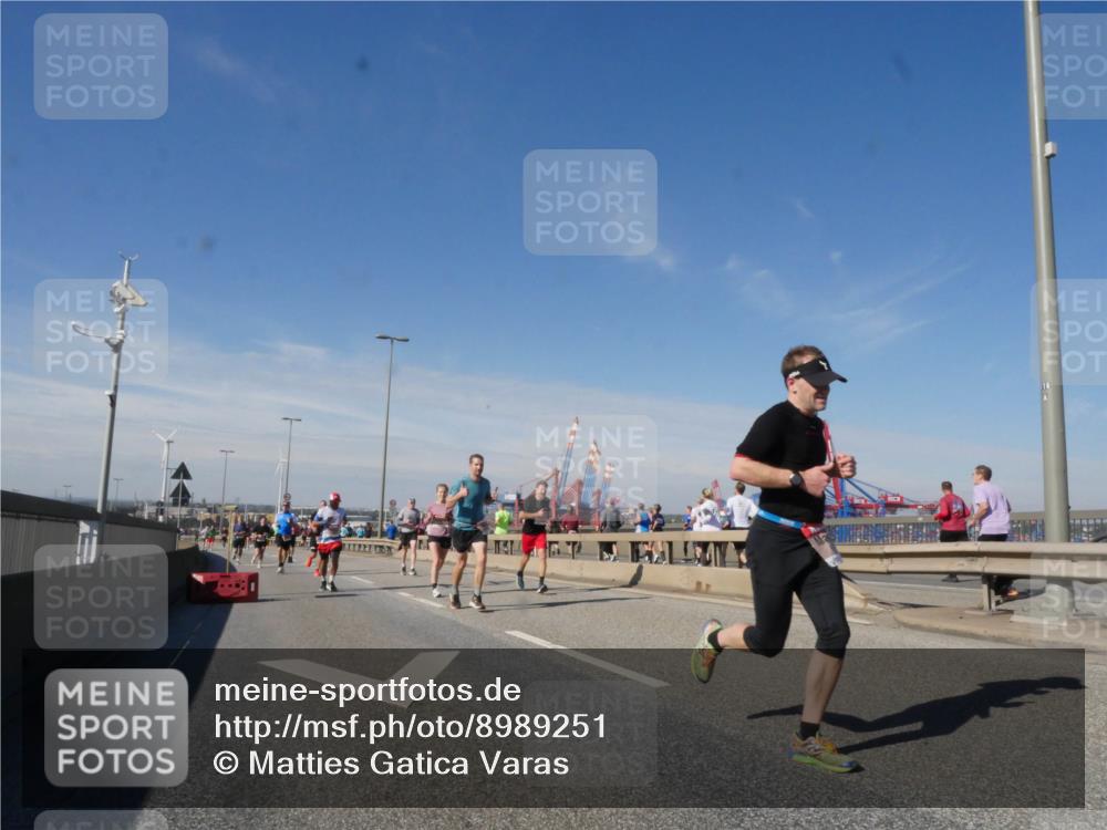03.10.2025 - Köhlbrandbrückenlauf Matties Gatica Varas http://msf.ph/oto/8989251 03.10.2025 12:36:40 Position 2  meine-sportfotos.de
