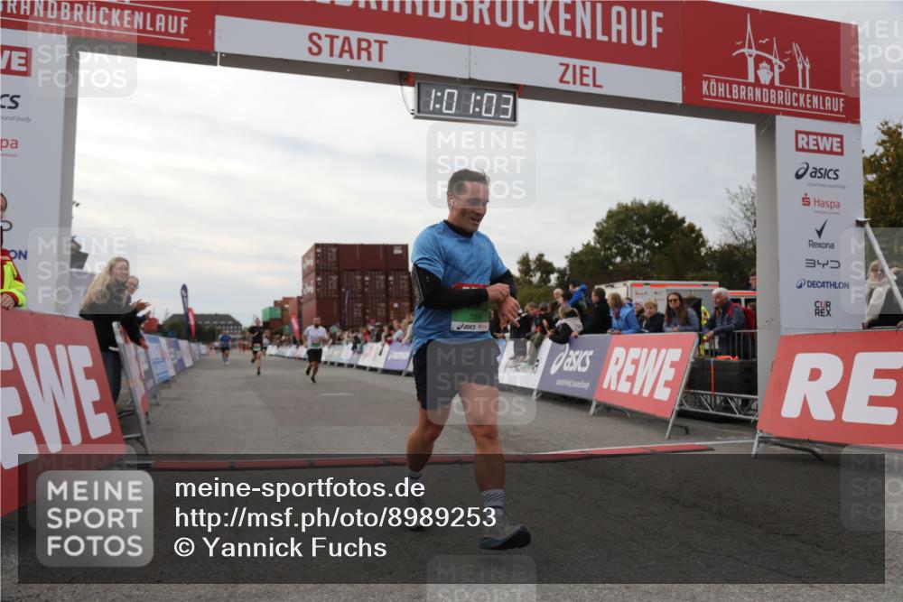 03.10.2025 - Köhlbrandbrückenlauf Yannick Fuchs http://msf.ph/oto/8989253 03.10.2025 16:01:02 Ziel 7294, 7396, 7398, 8855, 9589 meine-sportfotos.de