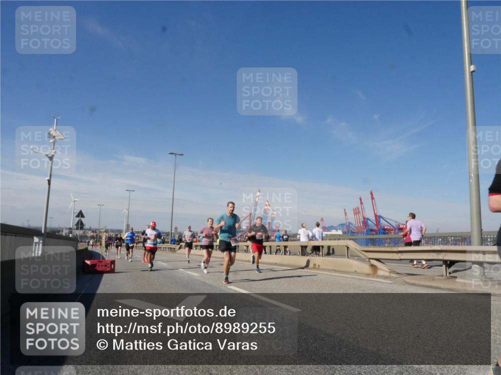 03.10.2025 - Köhlbrandbrückenlauf Matties Gatica Varas http://msf.ph/oto/8989255 03.10.2025 12:36:40 Position 2  meine-sportfotos.de