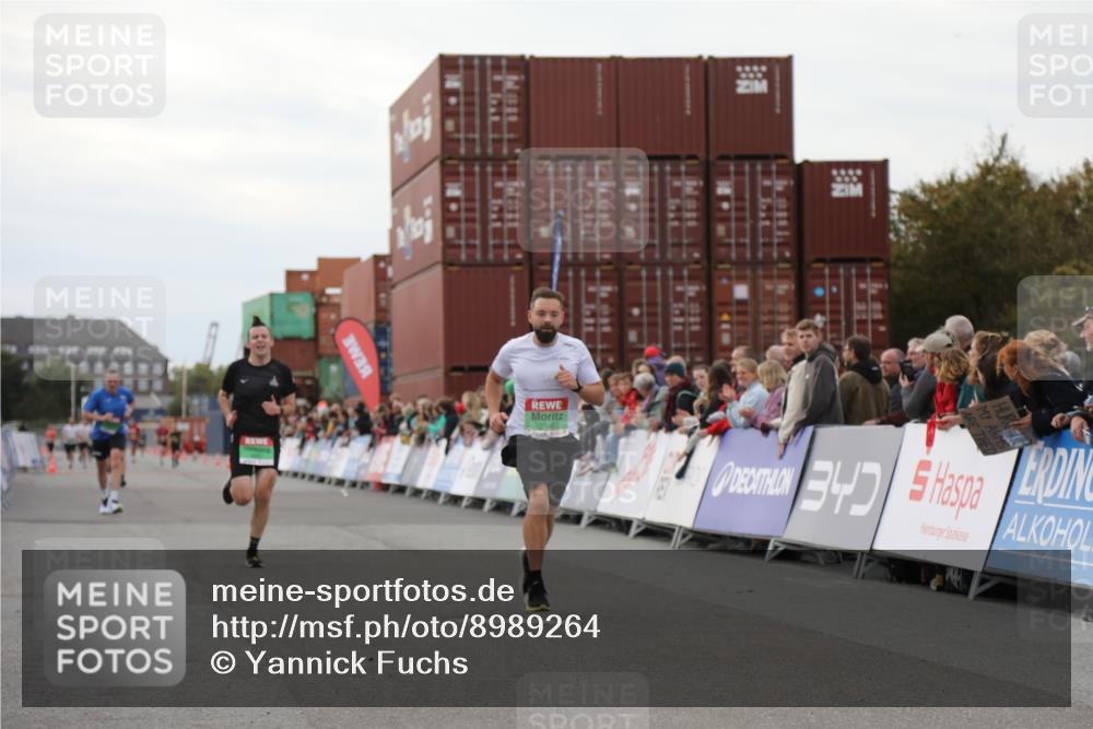 03.10.2025 - Köhlbrandbrückenlauf Yannick Fuchs http://msf.ph/oto/8989264 03.10.2025 16:01:02 Ziel 7294, 7396, 7398, 8855, 9589 meine-sportfotos.de
