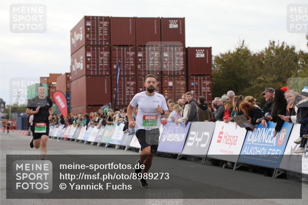 03.10.2025 - Köhlbrandbrückenlauf Yannick Fuchs http://msf.ph/oto/8989273 03.10.2025 16:01:03 Ziel 7294, 7396, 7398, 8855, 9589 meine-sportfotos.de