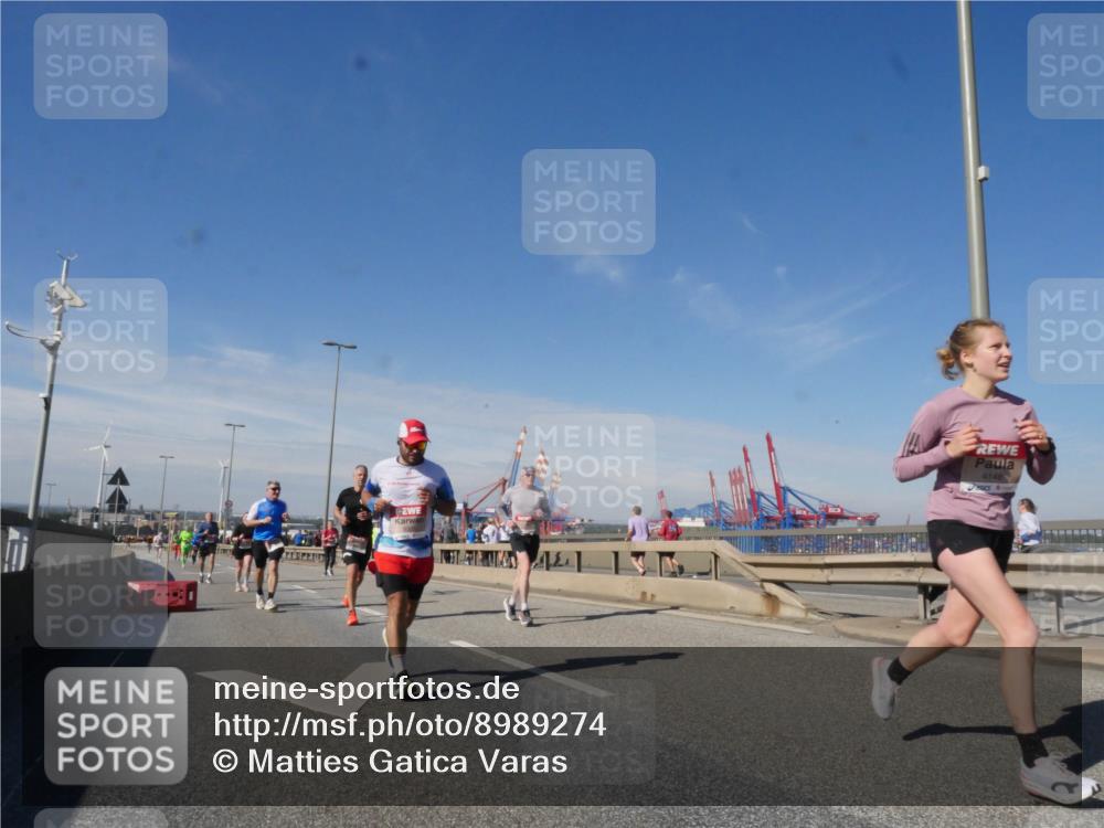 03.10.2025 - Köhlbrandbrückenlauf Matties Gatica Varas http://msf.ph/oto/8989274 03.10.2025 12:36:43 Position 2 4148 meine-sportfotos.de