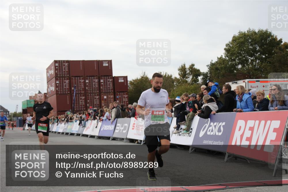 03.10.2025 - Köhlbrandbrückenlauf Yannick Fuchs http://msf.ph/oto/8989289 03.10.2025 16:01:04 Ziel 7294, 7396, 7398, 8855, 9589 meine-sportfotos.de