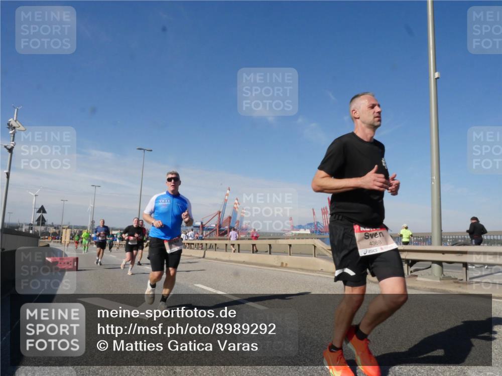 03.10.2025 - Köhlbrandbrückenlauf Matties Gatica Varas http://msf.ph/oto/8989292 03.10.2025 12:36:45 Position 2 4368 meine-sportfotos.de