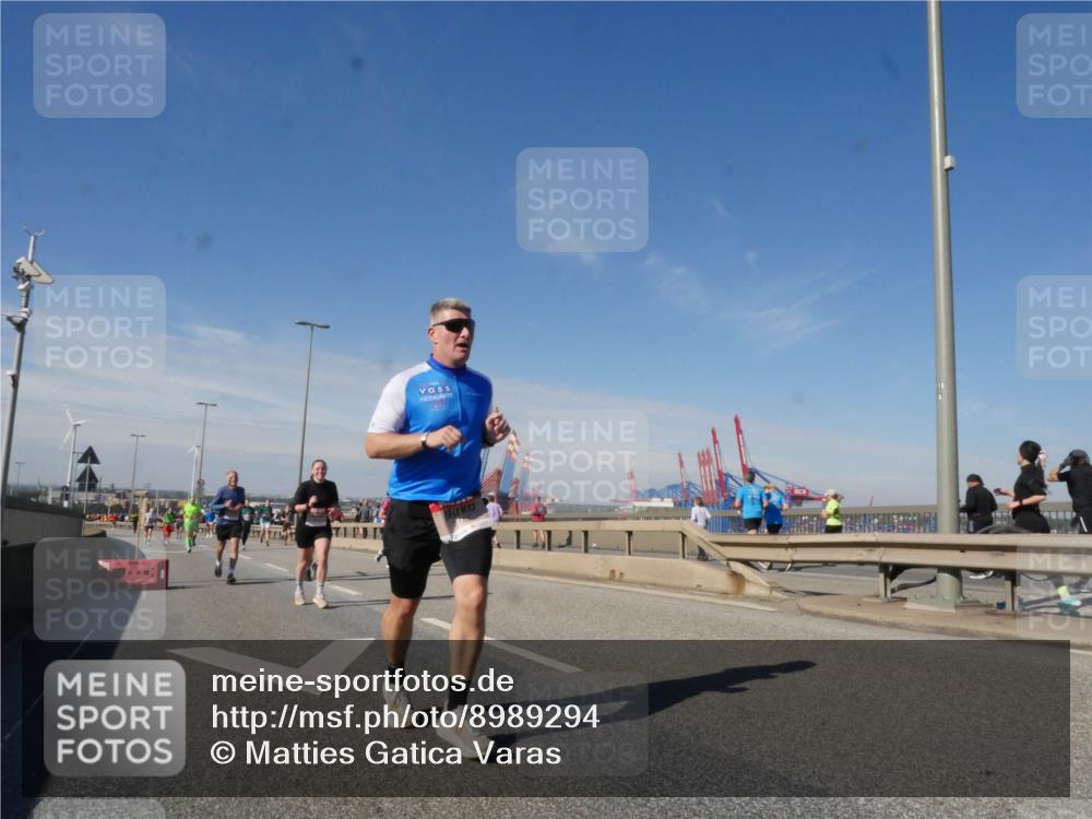 03.10.2025 - Köhlbrandbrückenlauf Matties Gatica Varas http://msf.ph/oto/8989294 03.10.2025 12:36:46 Position 2  meine-sportfotos.de