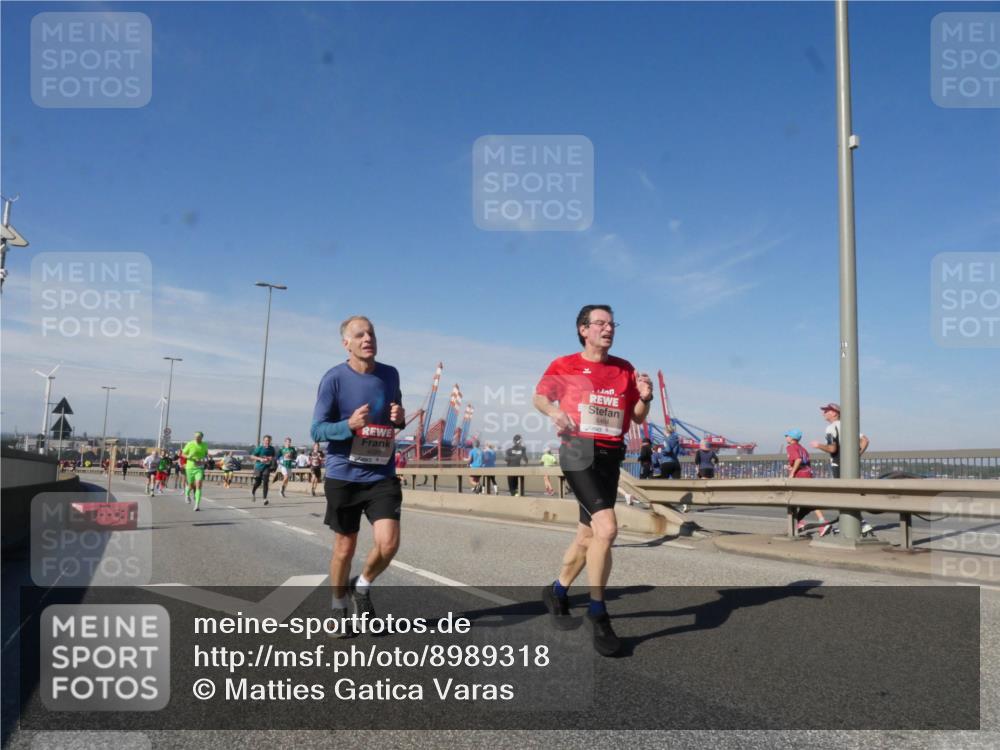 03.10.2025 - Köhlbrandbrückenlauf Matties Gatica Varas http://msf.ph/oto/8989318 03.10.2025 12:36:49 Position 2 6484 meine-sportfotos.de