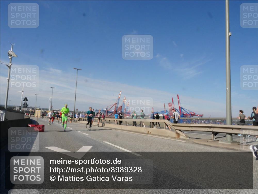 03.10.2025 - Köhlbrandbrückenlauf Matties Gatica Varas http://msf.ph/oto/8989328 03.10.2025 12:36:51 Position 2  meine-sportfotos.de