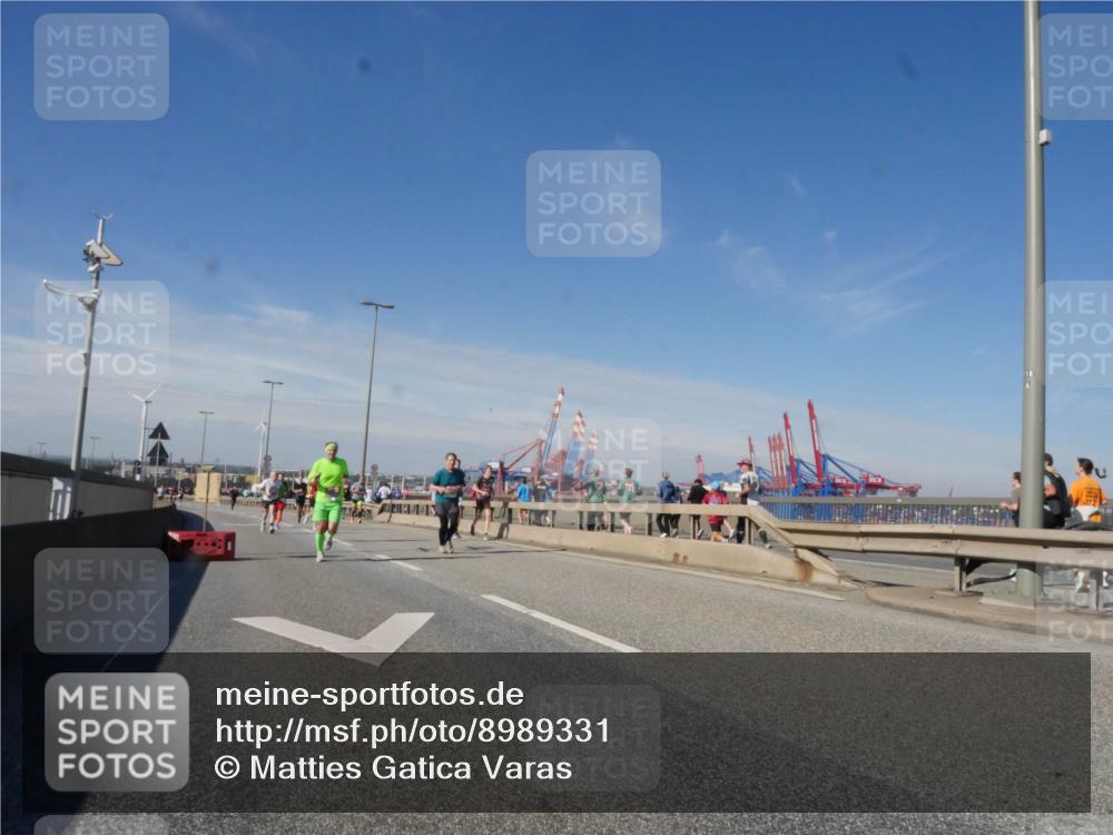 03.10.2025 - Köhlbrandbrückenlauf Matties Gatica Varas http://msf.ph/oto/8989331 03.10.2025 12:36:51 Position 2  meine-sportfotos.de
