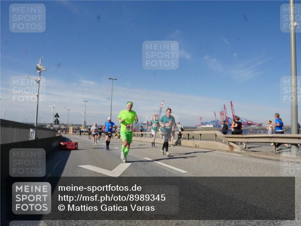 03.10.2025 - Köhlbrandbrückenlauf Matties Gatica Varas http://msf.ph/oto/8989345 03.10.2025 12:36:53 Position 2  meine-sportfotos.de