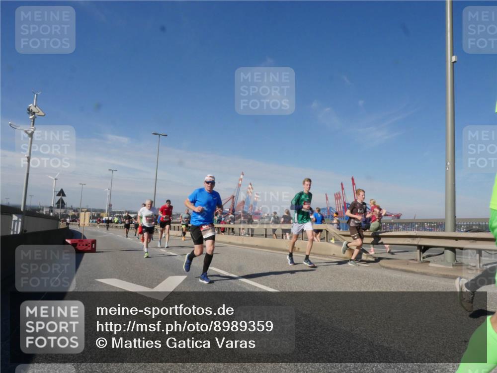 03.10.2025 - Köhlbrandbrückenlauf Matties Gatica Varas http://msf.ph/oto/8989359 03.10.2025 12:36:55 Position 2  meine-sportfotos.de