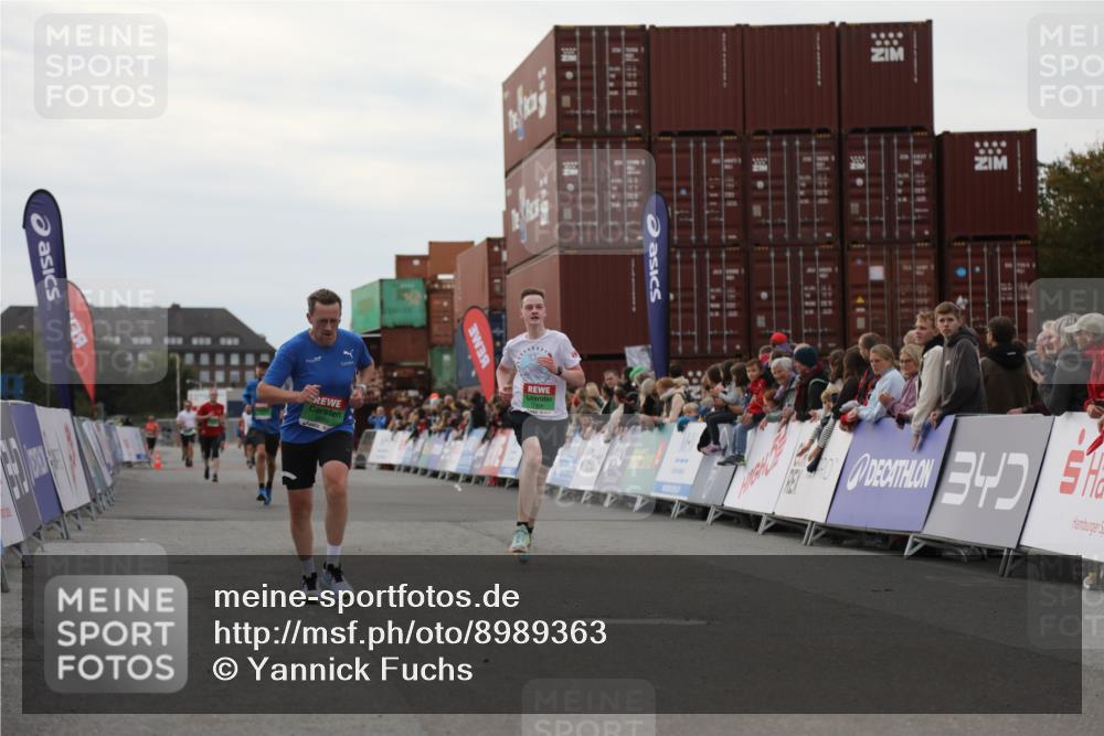 03.10.2025 - Köhlbrandbrückenlauf Yannick Fuchs http://msf.ph/oto/8989363 03.10.2025 16:01:07 Ziel 7396, 7398, 8855, 9589 meine-sportfotos.de