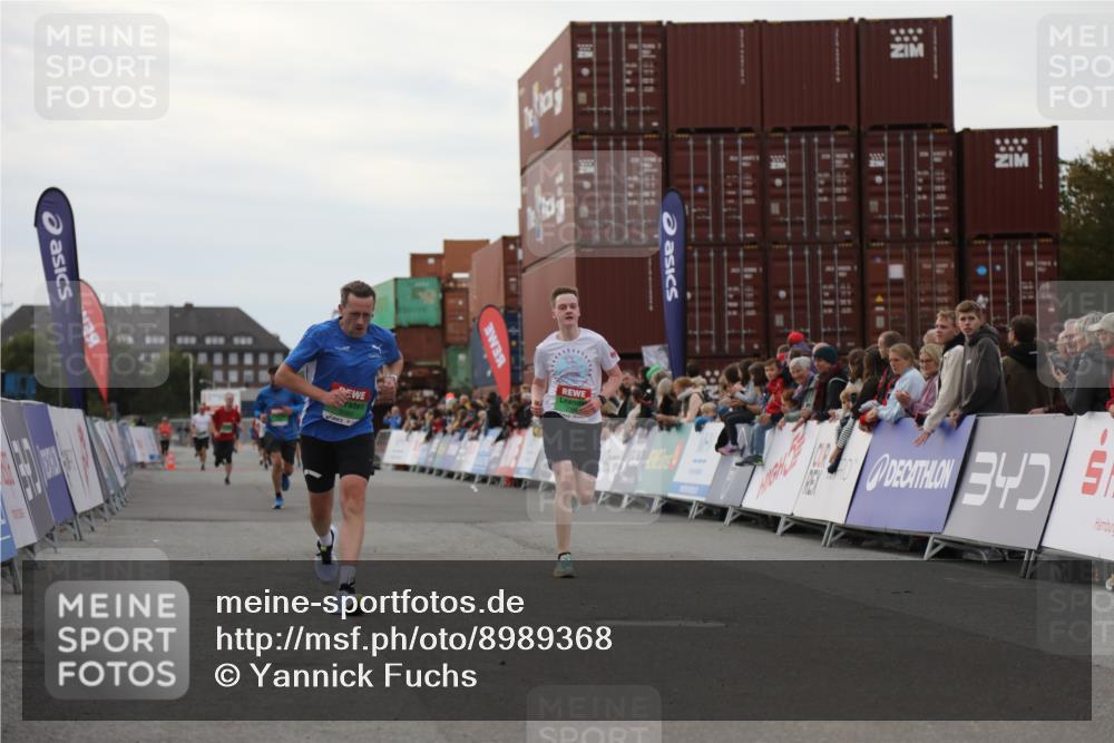 03.10.2025 - Köhlbrandbrückenlauf Yannick Fuchs http://msf.ph/oto/8989368 03.10.2025 16:01:08 Ziel 7282, 7396, 7398, 8855, 9589 meine-sportfotos.de