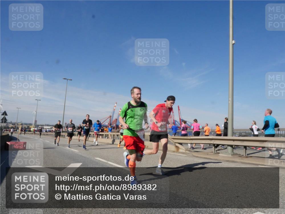 03.10.2025 - Köhlbrandbrückenlauf Matties Gatica Varas http://msf.ph/oto/8989382 03.10.2025 12:36:58 Position 2  meine-sportfotos.de
