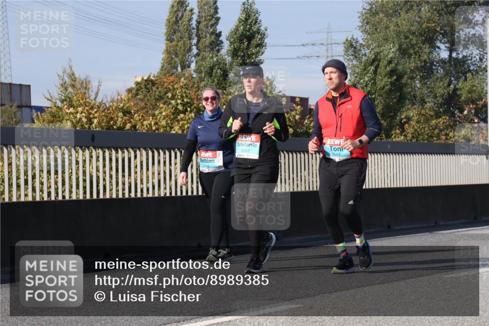 03.10.2025 - Köhlbrandbrückenlauf Luisa Fischer http://msf.ph/oto/8989385 03.10.2025 11:29:00 Position 3 2546, 2607, 2643 meine-sportfotos.de