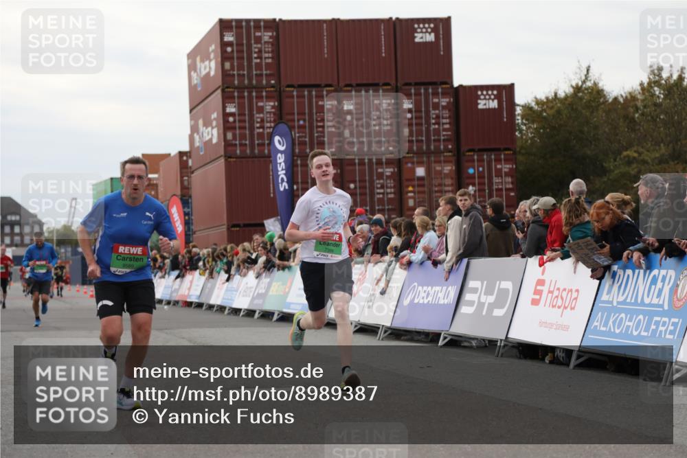 03.10.2025 - Köhlbrandbrückenlauf Yannick Fuchs http://msf.ph/oto/8989387 03.10.2025 16:01:08 Ziel 7282, 7396, 7398, 8855, 9589 meine-sportfotos.de