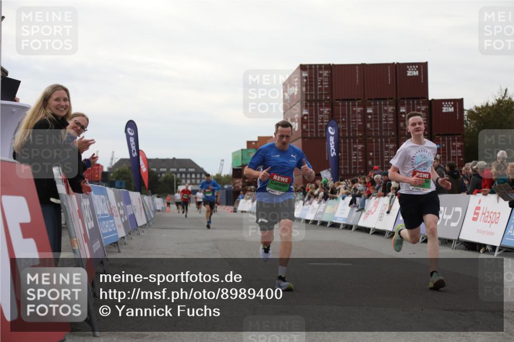 03.10.2025 - Köhlbrandbrückenlauf Yannick Fuchs http://msf.ph/oto/8989400 03.10.2025 16:01:09 Ziel 7282, 7398, 8855, 9589 meine-sportfotos.de