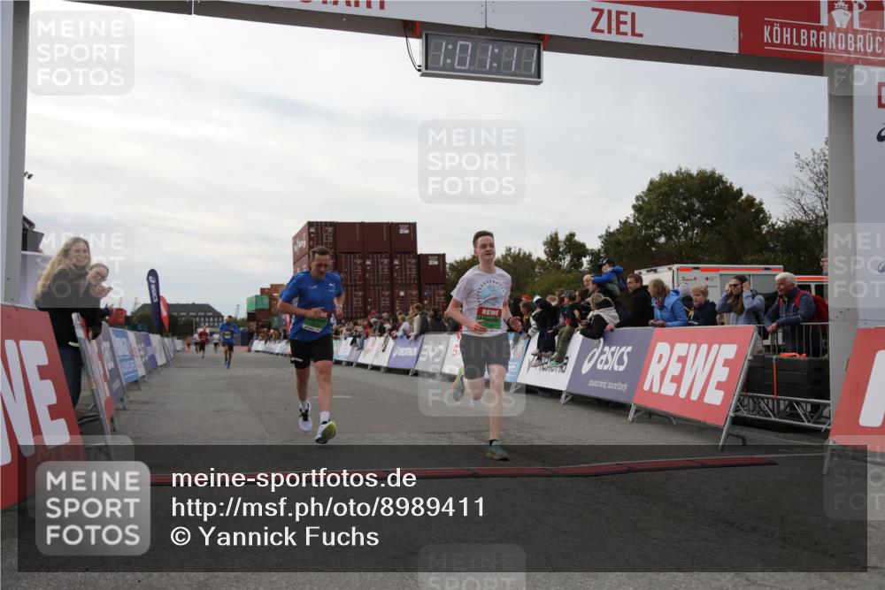 03.10.2025 - Köhlbrandbrückenlauf Yannick Fuchs http://msf.ph/oto/8989411 03.10.2025 16:01:10 Ziel 7282, 7398, 9589 meine-sportfotos.de
