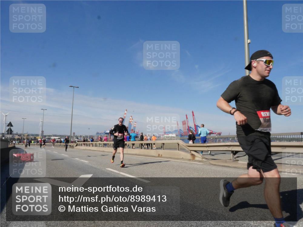 03.10.2025 - Köhlbrandbrückenlauf Matties Gatica Varas http://msf.ph/oto/8989413 03.10.2025 12:37:03 Position 2  meine-sportfotos.de