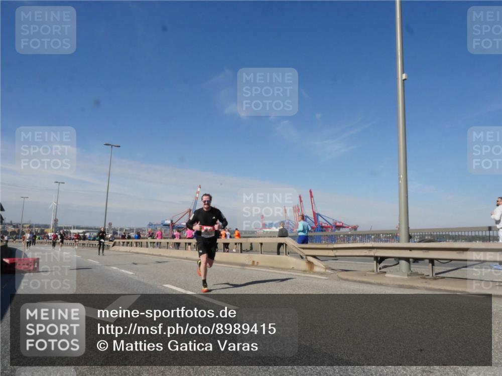 03.10.2025 - Köhlbrandbrückenlauf Matties Gatica Varas http://msf.ph/oto/8989415 03.10.2025 12:37:03 Position 2  meine-sportfotos.de