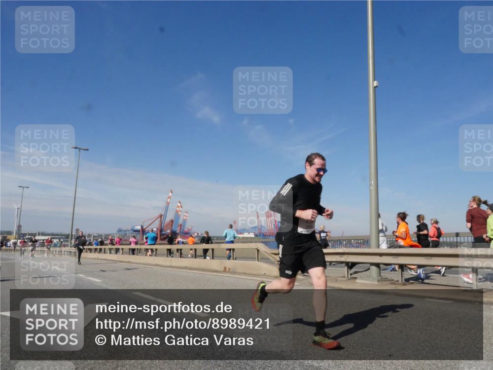 03.10.2025 - Köhlbrandbrückenlauf Matties Gatica Varas http://msf.ph/oto/8989421 03.10.2025 12:37:04 Position 2  meine-sportfotos.de