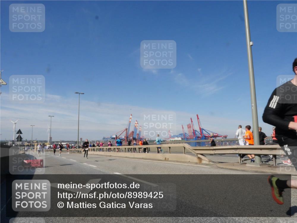 03.10.2025 - Köhlbrandbrückenlauf Matties Gatica Varas http://msf.ph/oto/8989425 03.10.2025 12:37:05 Position 2  meine-sportfotos.de