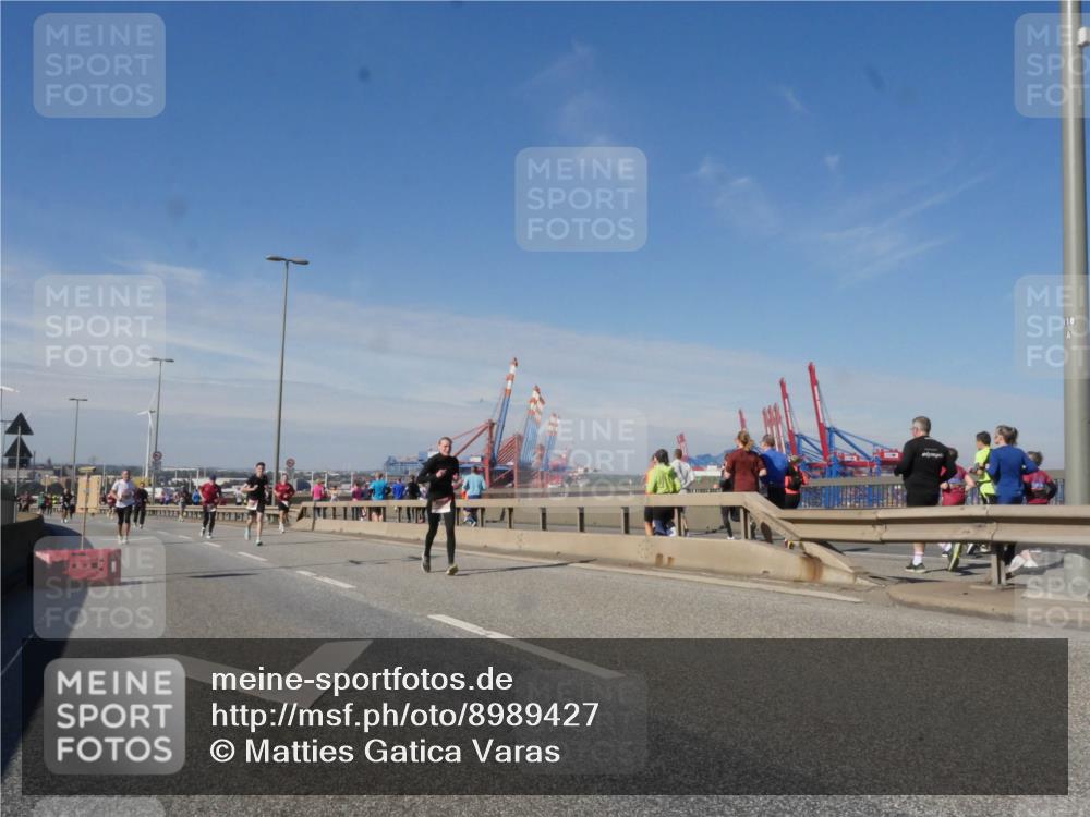 03.10.2025 - Köhlbrandbrückenlauf Matties Gatica Varas http://msf.ph/oto/8989427 03.10.2025 12:37:08 Position 2 18 meine-sportfotos.de