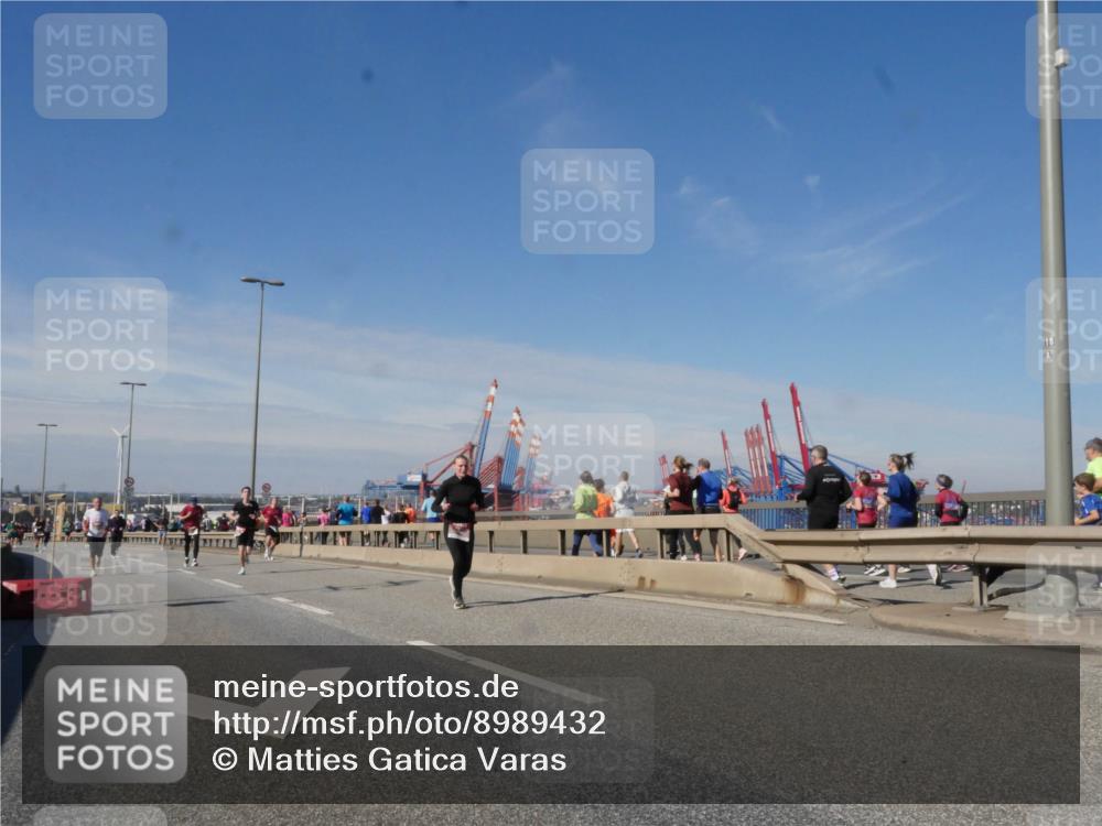 03.10.2025 - Köhlbrandbrückenlauf Matties Gatica Varas http://msf.ph/oto/8989432 03.10.2025 12:37:08 Position 2  meine-sportfotos.de
