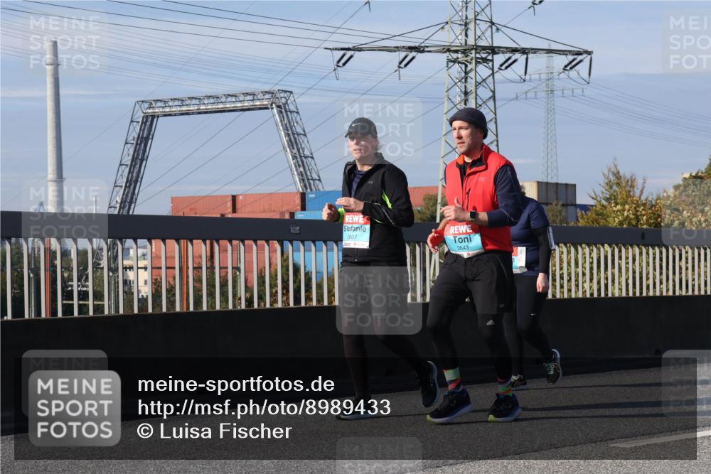03.10.2025 - Köhlbrandbrückenlauf Luisa Fischer http://msf.ph/oto/8989433 03.10.2025 11:29:02 Position 3 780, 2607, 2643 meine-sportfotos.de