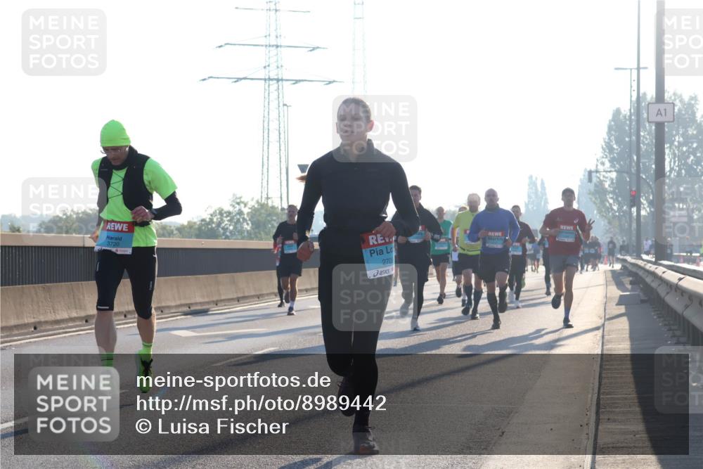 03.10.2025 - Köhlbrandbrückenlauf Luisa Fischer http://msf.ph/oto/8989442 03.10.2025 10:12:40 Position 3 3720, 2708, 1 meine-sportfotos.de