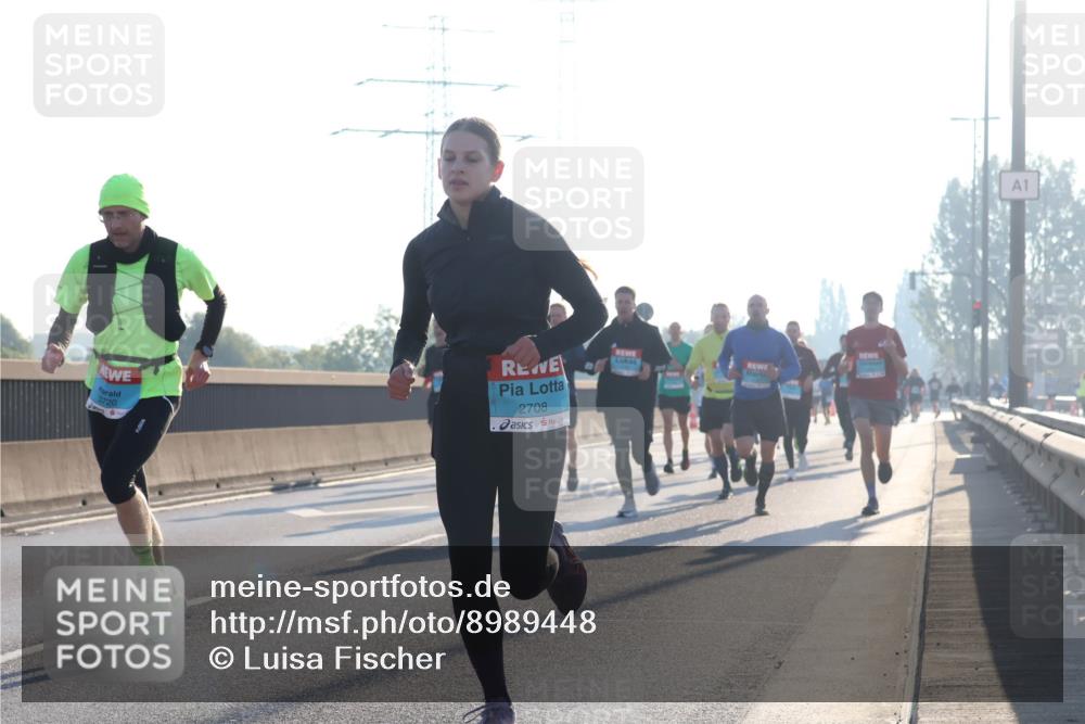 03.10.2025 - Köhlbrandbrückenlauf Luisa Fischer http://msf.ph/oto/8989448 03.10.2025 10:12:40 Position 3 3720, 2708, 1 meine-sportfotos.de
