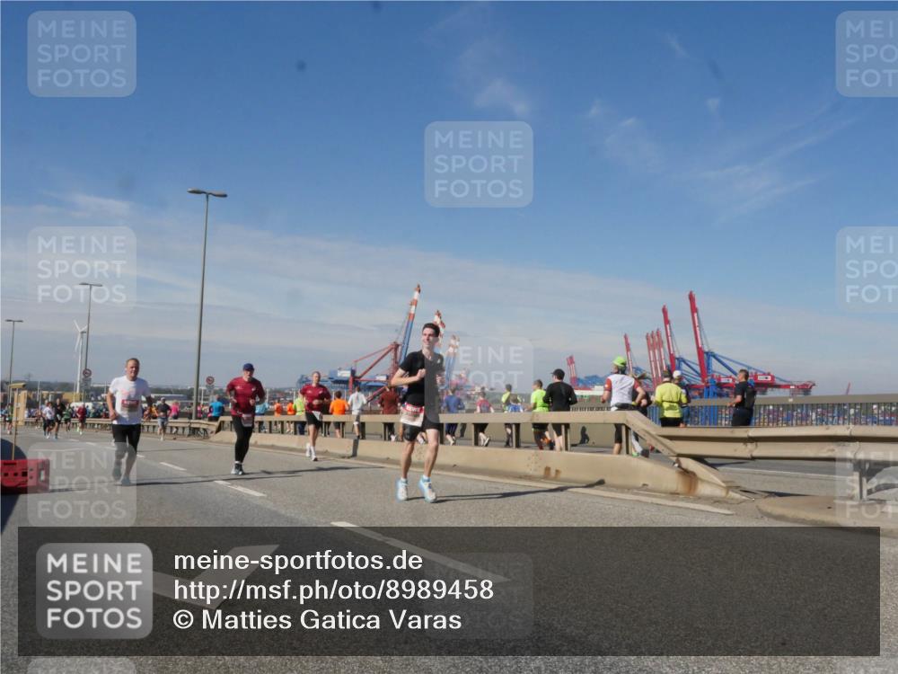 03.10.2025 - Köhlbrandbrückenlauf Matties Gatica Varas http://msf.ph/oto/8989458 03.10.2025 12:37:12 Position 2  meine-sportfotos.de