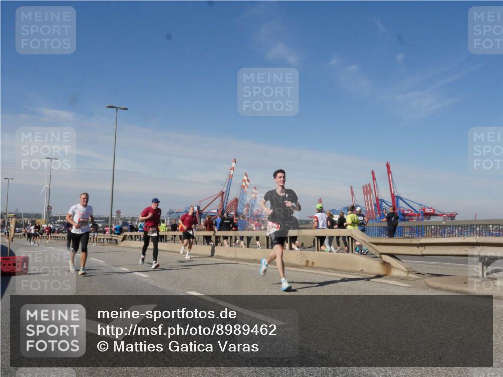 03.10.2025 - Köhlbrandbrückenlauf Matties Gatica Varas http://msf.ph/oto/8989462 03.10.2025 12:37:12 Position 2  meine-sportfotos.de