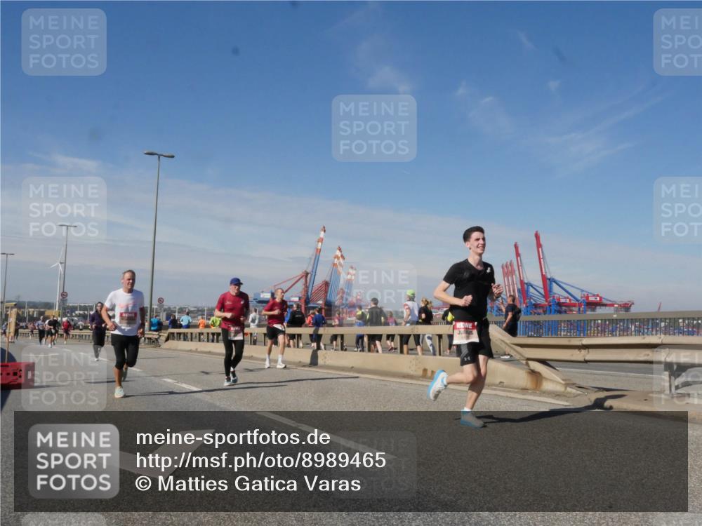 03.10.2025 - Köhlbrandbrückenlauf Matties Gatica Varas http://msf.ph/oto/8989465 03.10.2025 12:37:13 Position 2  meine-sportfotos.de