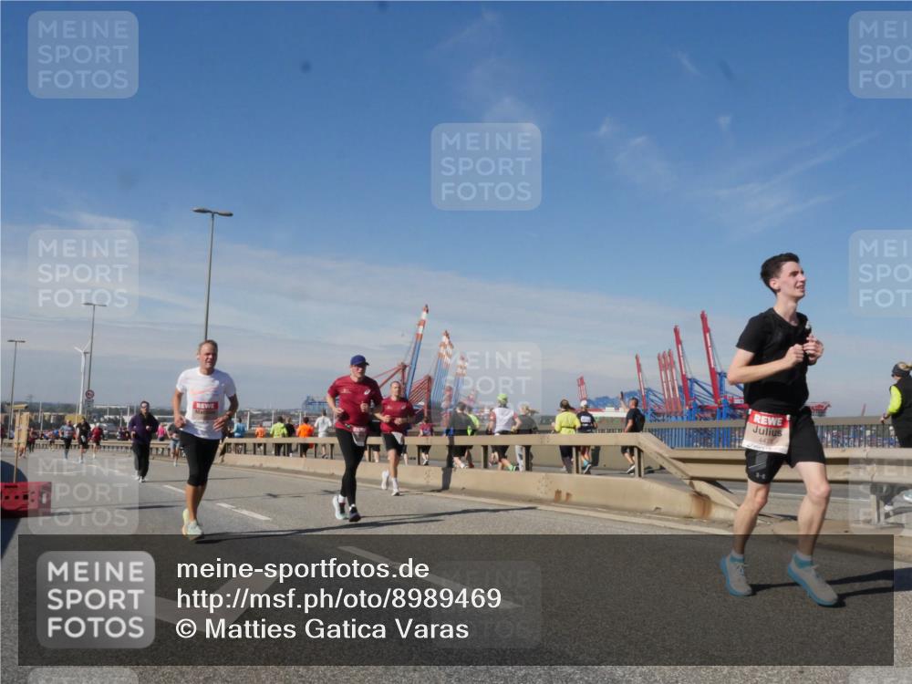 03.10.2025 - Köhlbrandbrückenlauf Matties Gatica Varas http://msf.ph/oto/8989469 03.10.2025 12:37:13 Position 2 4475 meine-sportfotos.de