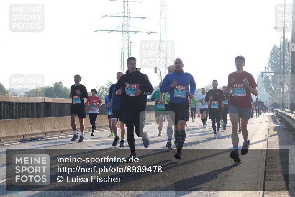 03.10.2025 - Köhlbrandbrückenlauf Luisa Fischer http://msf.ph/oto/8989478 03.10.2025 10:12:42 Position 3 1122, 1157, 1035 meine-sportfotos.de