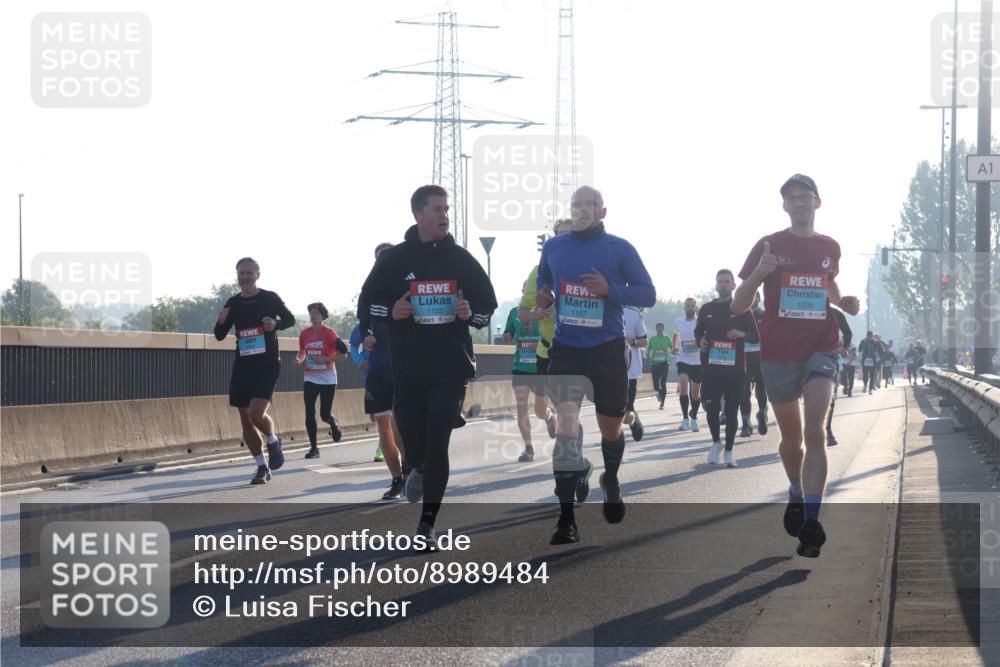 03.10.2025 - Köhlbrandbrückenlauf Luisa Fischer http://msf.ph/oto/8989484 03.10.2025 10:12:43 Position 3 1122, 1157, 1035, 1 meine-sportfotos.de