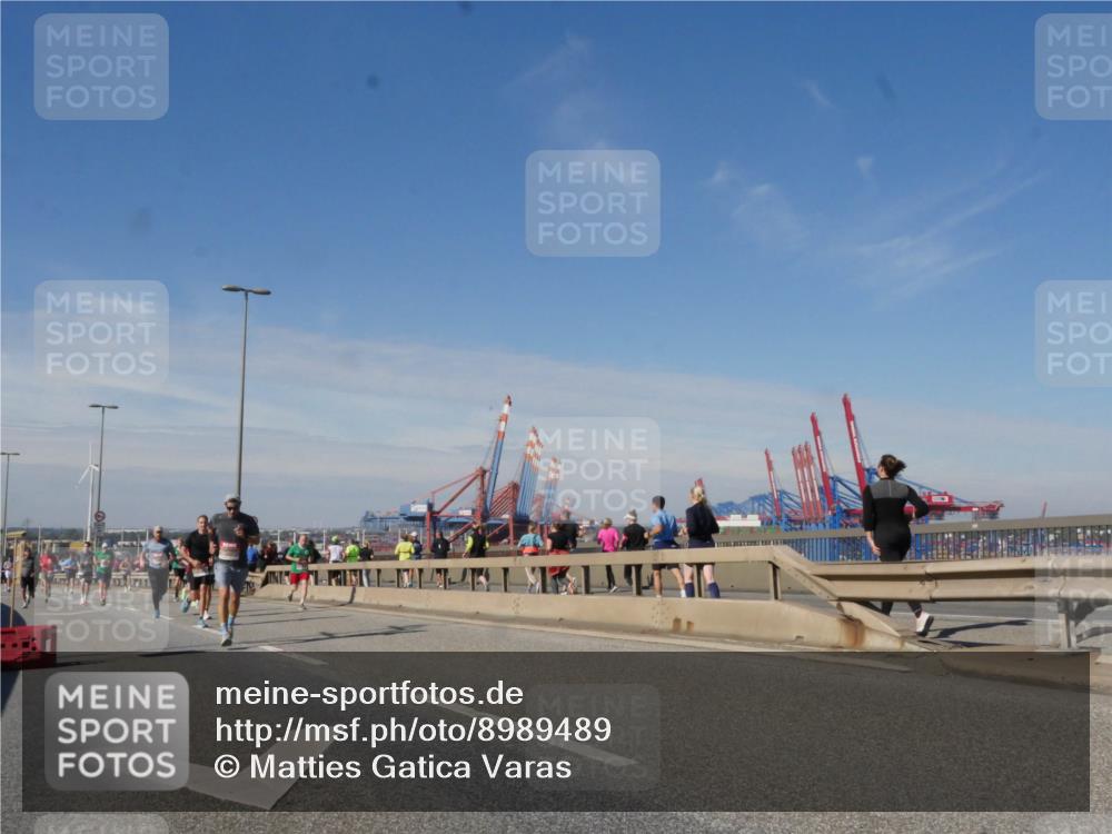 03.10.2025 - Köhlbrandbrückenlauf Matties Gatica Varas http://msf.ph/oto/8989489 03.10.2025 12:37:20 Position 2  meine-sportfotos.de