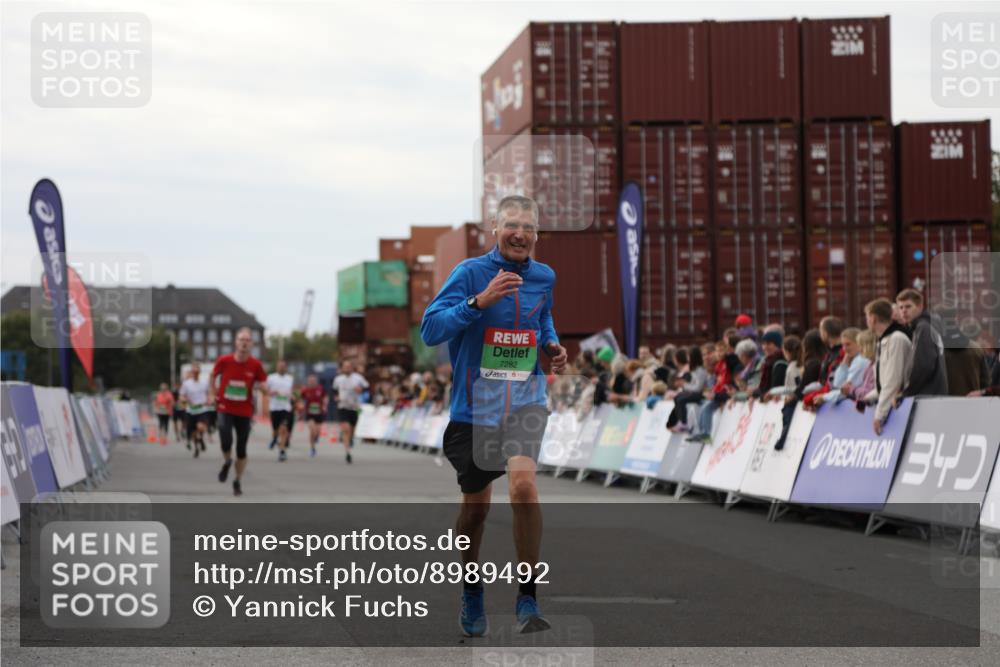 03.10.2025 - Köhlbrandbrückenlauf Yannick Fuchs http://msf.ph/oto/8989492 03.10.2025 16:01:15 Ziel 7282, 9346 meine-sportfotos.de