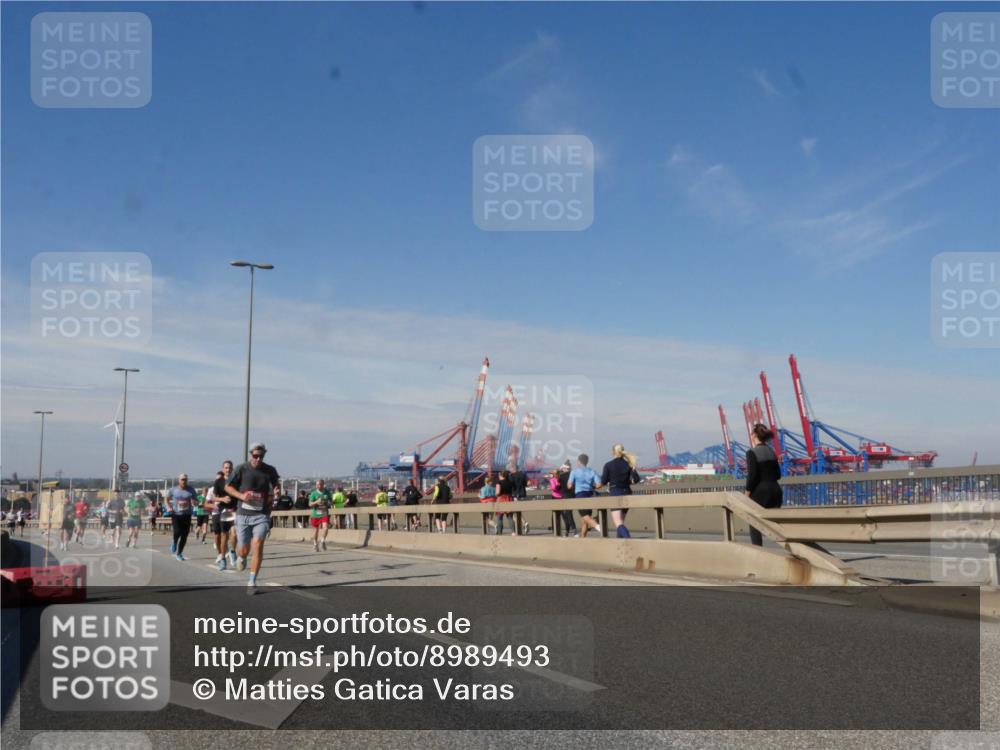03.10.2025 - Köhlbrandbrückenlauf Matties Gatica Varas http://msf.ph/oto/8989493 03.10.2025 12:37:20 Position 2  meine-sportfotos.de