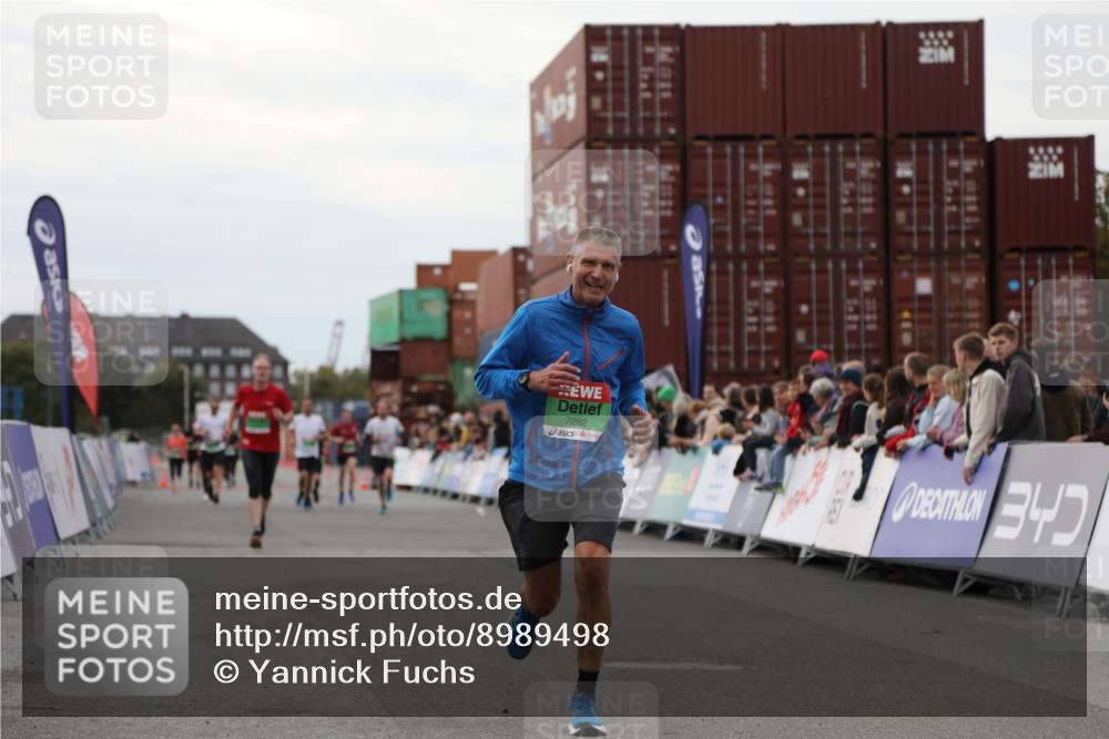 03.10.2025 - Köhlbrandbrückenlauf Yannick Fuchs http://msf.ph/oto/8989498 03.10.2025 16:01:15 Ziel 7282, 9346 meine-sportfotos.de