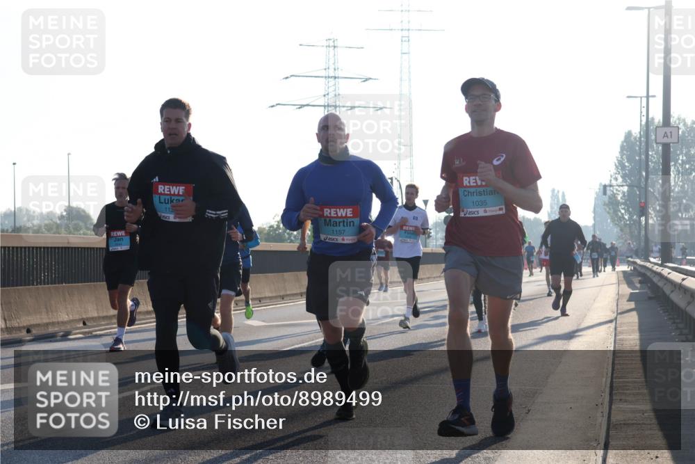 03.10.2025 - Köhlbrandbrückenlauf Luisa Fischer http://msf.ph/oto/8989499 03.10.2025 10:12:44 Position 3 112, 1157, 1035, 1 meine-sportfotos.de