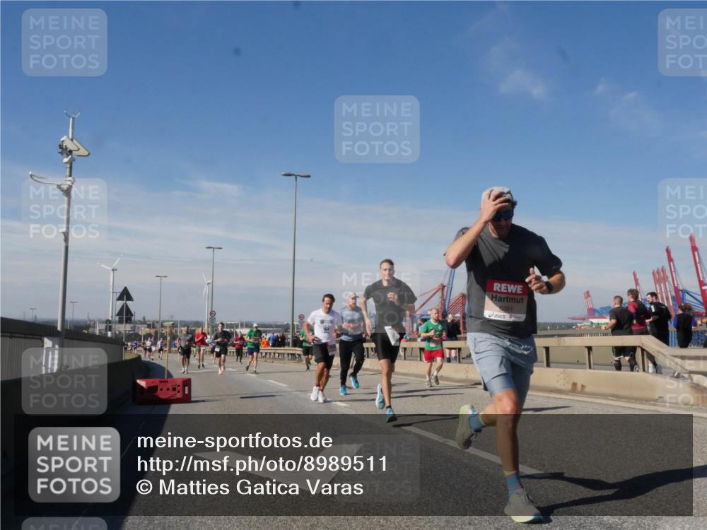 03.10.2025 - Köhlbrandbrückenlauf Matties Gatica Varas http://msf.ph/oto/8989511 03.10.2025 12:37:23 Position 2 6391 meine-sportfotos.de