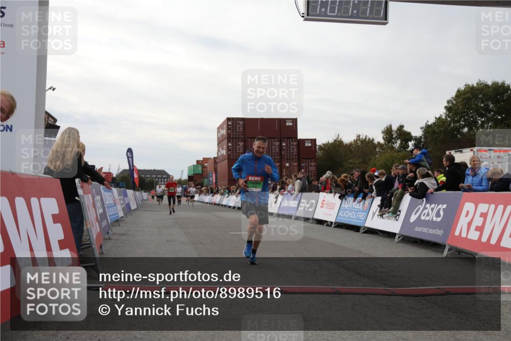 03.10.2025 - Köhlbrandbrückenlauf Yannick Fuchs http://msf.ph/oto/8989516 03.10.2025 16:01:16 Ziel 7282, 7965, 9346 meine-sportfotos.de