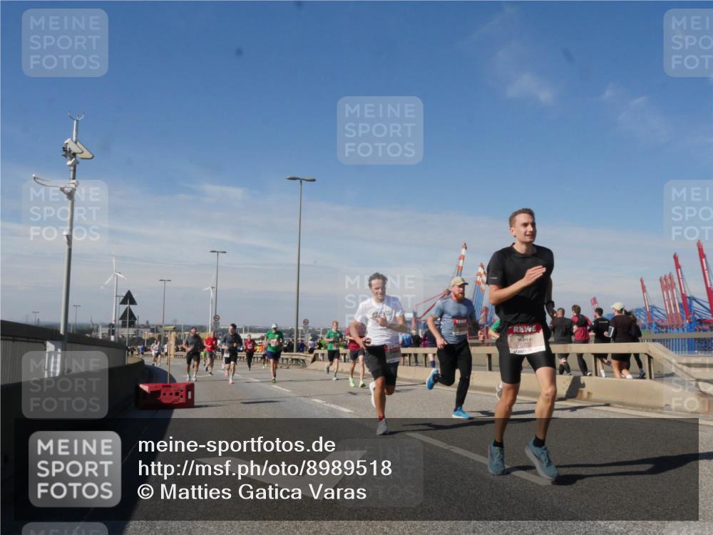 03.10.2025 - Köhlbrandbrückenlauf Matties Gatica Varas http://msf.ph/oto/8989518 03.10.2025 12:37:24 Position 2 6732 meine-sportfotos.de
