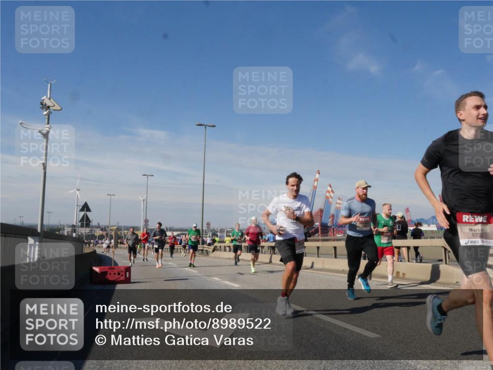 03.10.2025 - Köhlbrandbrückenlauf Matties Gatica Varas http://msf.ph/oto/8989522 03.10.2025 12:37:24 Position 2 6732 meine-sportfotos.de