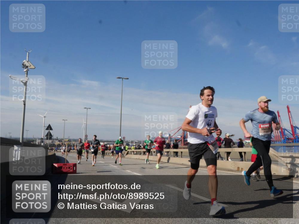 03.10.2025 - Köhlbrandbrückenlauf Matties Gatica Varas http://msf.ph/oto/8989525 03.10.2025 12:37:25 Position 2  meine-sportfotos.de