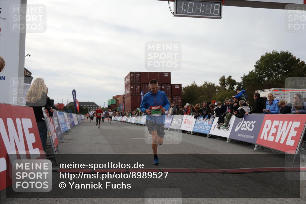 03.10.2025 - Köhlbrandbrückenlauf Yannick Fuchs http://msf.ph/oto/8989527 03.10.2025 16:01:16 Ziel 7282, 7965, 9346 meine-sportfotos.de