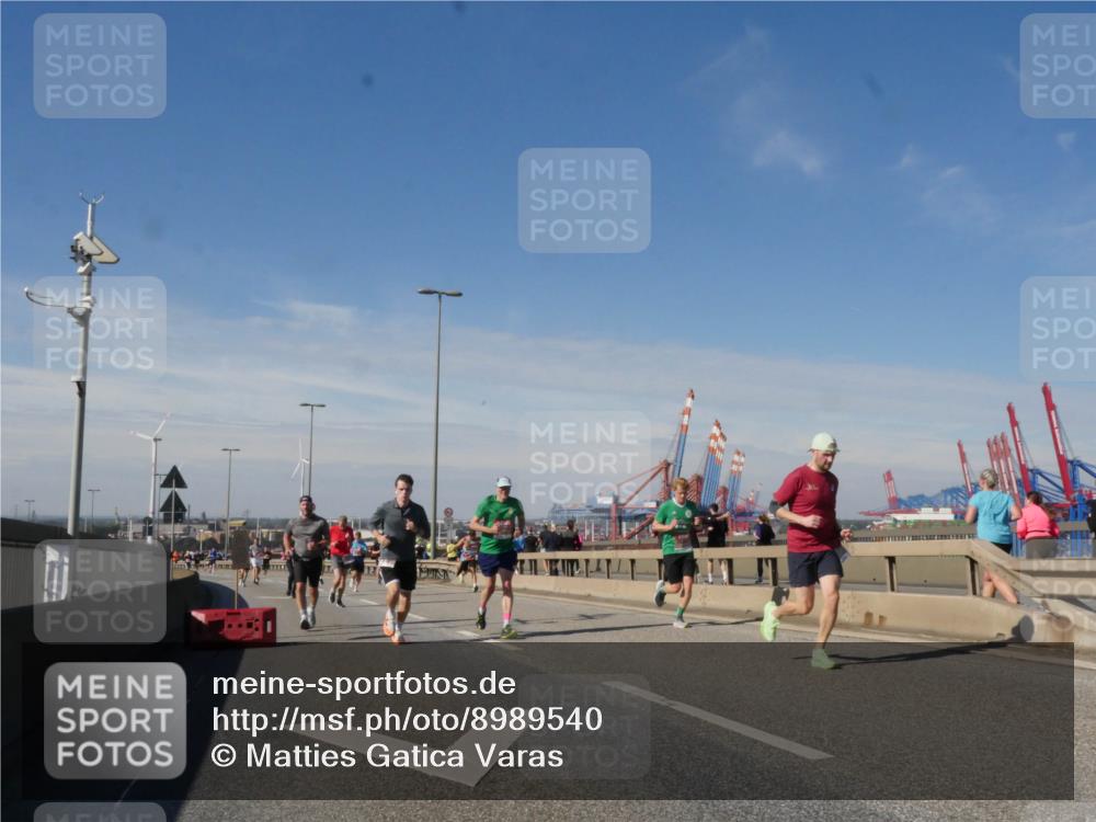 03.10.2025 - Köhlbrandbrückenlauf Matties Gatica Varas http://msf.ph/oto/8989540 03.10.2025 12:37:27 Position 2  meine-sportfotos.de