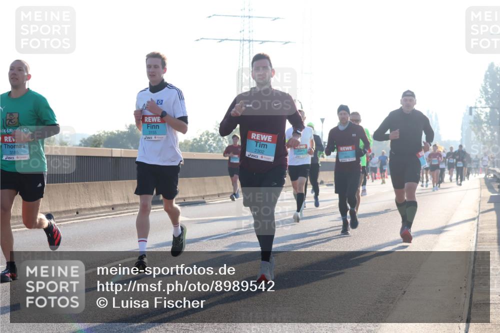 03.10.2025 - Köhlbrandbrückenlauf Luisa Fischer http://msf.ph/oto/8989542 03.10.2025 10:12:46 Position 3 3185, 3155, 2302 meine-sportfotos.de